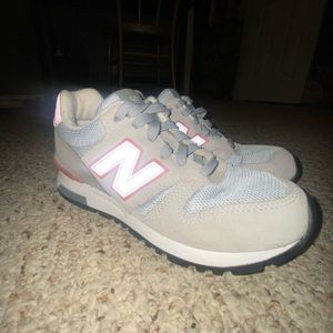 New Balance Tennis shoes women’s